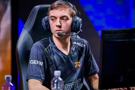 Fnatic Defeat G2 Esports In The Battle Of The Mid Laners Dot Esports
