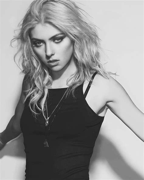 Picture Of Taylor Momsen