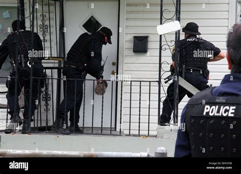 Detroit Police Narcotics Officers Narcs Force Entry To A House