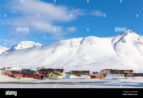 Ny Alesund Research Station Hi Res Stock Photography And Images Alamy