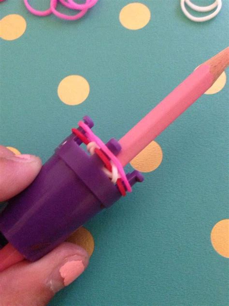 Nov 17, 2015 · diy pencil grip simply snip off the end of the balloon and wrap it around the pencil two or three times (depending on the size balloon and pencil). Diy pencil grip | Crafty Amino