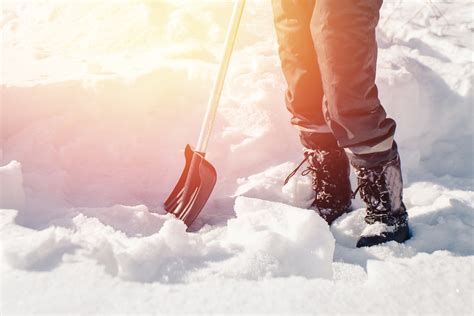 Heres How To Shovel Snow Safely Peoplehype