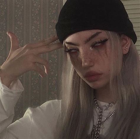 𝚗𝚒𝚑𝚒𝚕 Grunge Photography Bad Girl Aesthetic Emo Girls