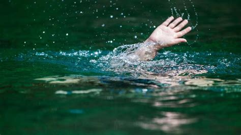 Tragédia: vízbe fulladt egy férfi a Lupa Beach-en - Karantén.com