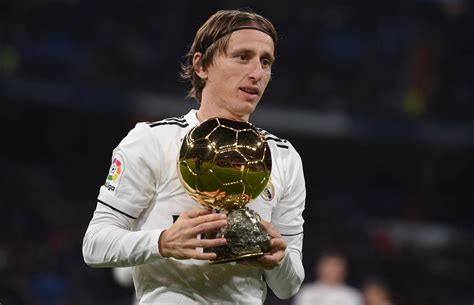 The 2018 ballon d'or winner dragged messi to the ground in the second period. Real Madrid: Luka Modric compared to two Barcelona legends
