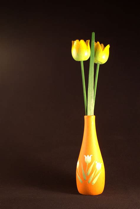 รูปภาพ ดอกไม้ กระจก แจกัน สีเหลือง เทียน แสง ผลิตภัณฑ์ ดอกทิว