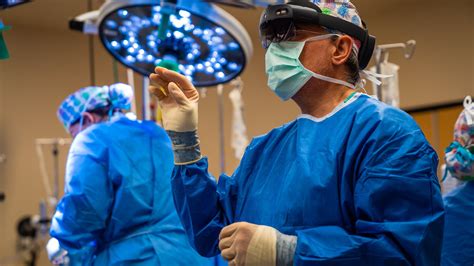 How Microsoft HoloLens is helping surgeons work together across