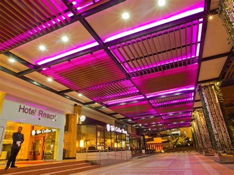 Yang lain, kalau anda nak nginap di puncak juga, semuanya hotel sudah berharga rm 300 ke atas. Resort Hotel, Genting Highlands, sense of freshness with ...