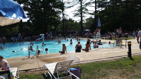 A small amount of liquid on a surface: About WSARC | Wallingford Swim and Racquet Club