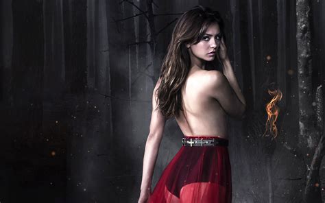 Nina Dobrev In Vampire Diaries HD Wallpaper
