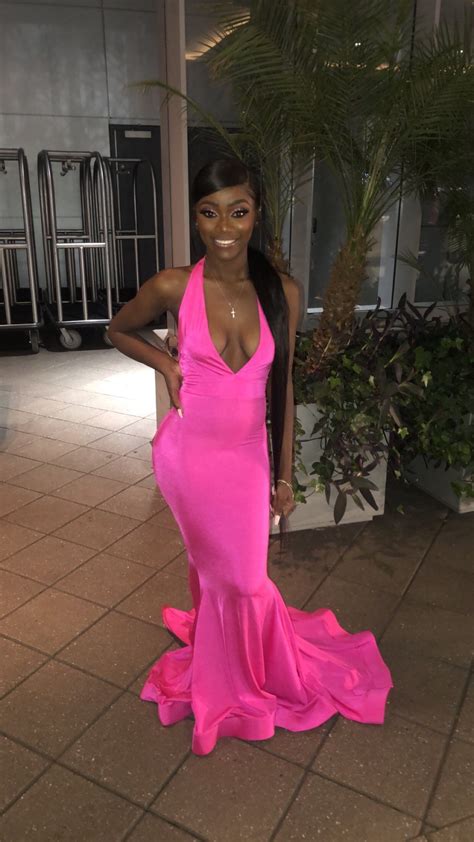 Pin By Pinkyyblinky🌸💓 On Prom With Images Prom Outfits Prom Girl Dresses Black Girl Prom