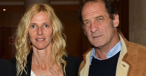 L'histoire d'une ado de 16 ans tombant amoureux d'un homme de 35 ans. Sandrine Kiberlain et Vincent Lindon - Présentation de la ...