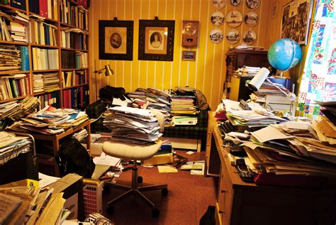 Messy Work Spaces Spur Creativity While Tidy Environments Linked With