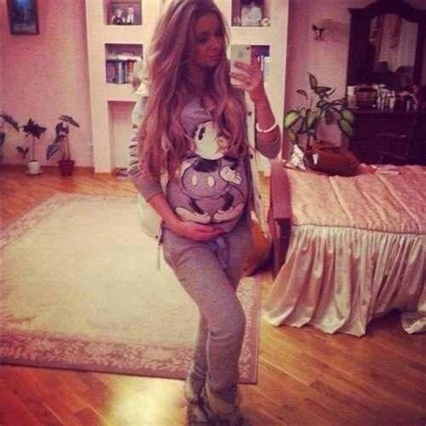 best selfies of pregnant women musely