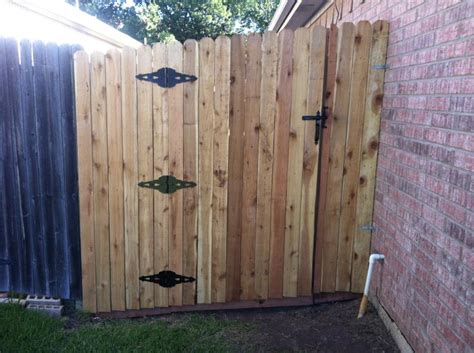 Aluminum fence available at discount fence supply, inc.: Wood Gates - DFW Fence Contractor