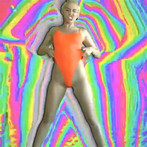 Miley Cyrus Sexy 32 Photos Thefappening
