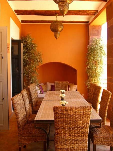The signature of moroccan décor is either desert colors, ocean colors, or reds and oranges. Decorating Dining Rooms Moroccan Style