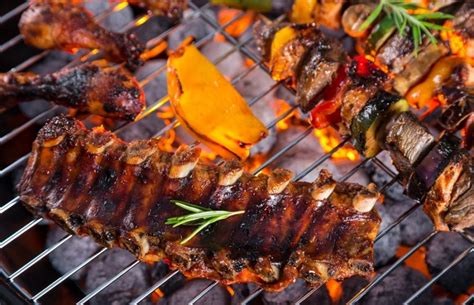 Obuolių ir chalvos pyragas (tik 6 ingredientai!) nuoroda nukopijuota. KEPAM: 5 gardūs marinatų receptai mėsai - DELFI Gyvenimas