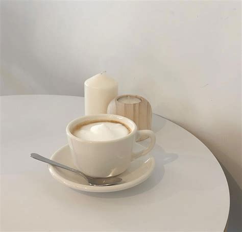 Pin By Rolial Sita On 음식과 커피 Cream Aesthetic Aesthetic Coffee