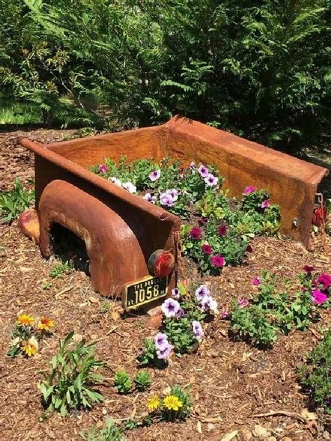 Most Brilliant Garden Junk Repurposed Ideas 44 Rustic Landscaping