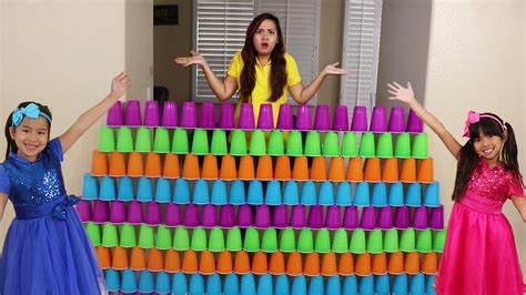 Emma Pretend Play Construyen Valla Con Vasos Gigantes Giant Cup