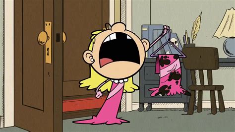 Image S1e20a Lola Showing Her Ruined Dresspng The Loud House
