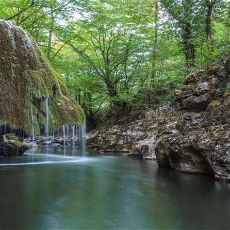 Top cele mai frumoase locuri de vizitat în România Cascade Locuri Romani