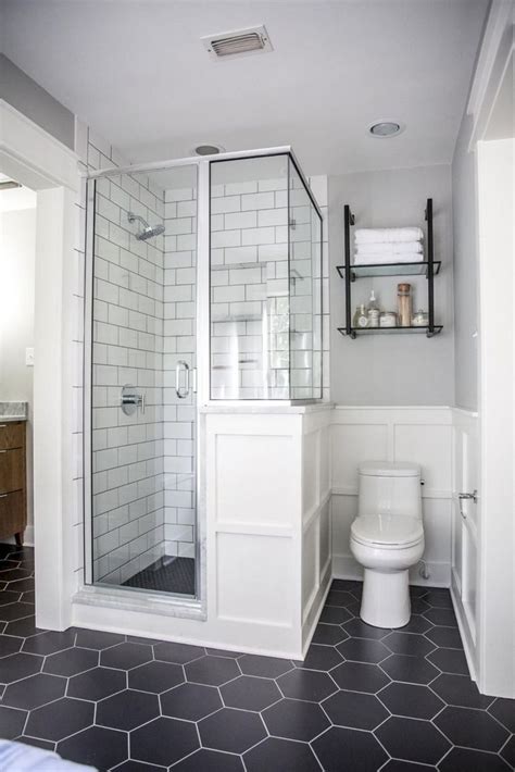 This narrow floor plan is an efficient option for a small space. 32 Stunning Small Master Bathroom Remodel Ideas - Page 11 ...