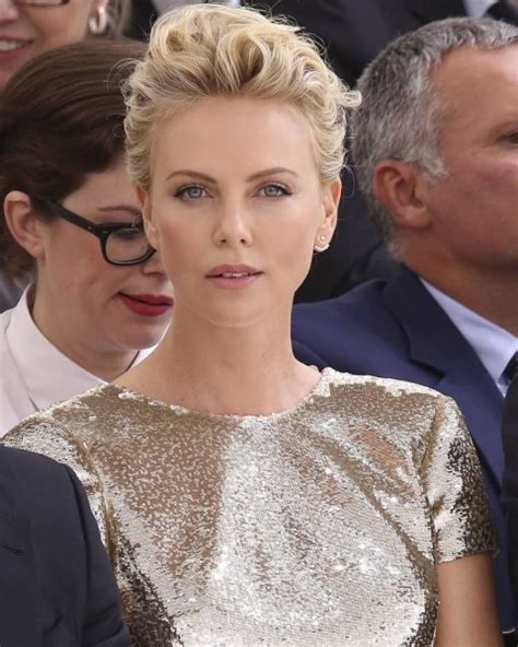 Charlize Theron Hd Wallpapers Images Photos Whatsapp Dp Pic Mygodimages