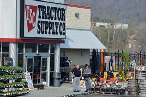 dip-it-design: Tractor Supply Williamsburg Kentucky