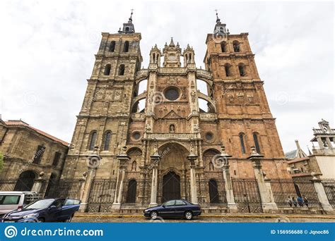 Astorga is een stad van romeinse oorsprong. Astorga Cathedral, Spanje redactionele stock foto. Afbeelding bestaande uit outdoors - 156956688