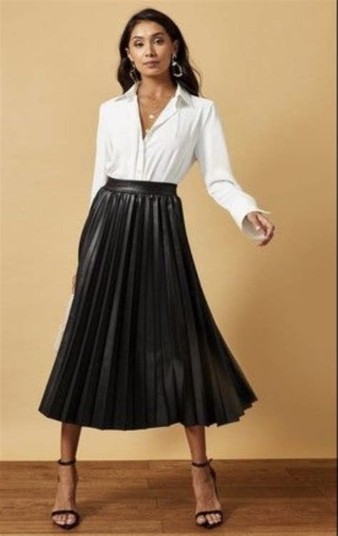 Pear Shape How To Dress A Pear Shape Body And Look Fabulous Pleated Skirt Outfit Ideas Black