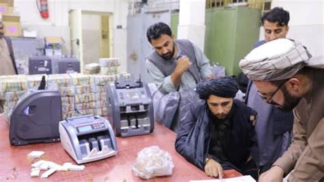 امریکا با وجود نارضایتی از طالبان به بحث‌ در مورد رهایی پول‌های منجمد