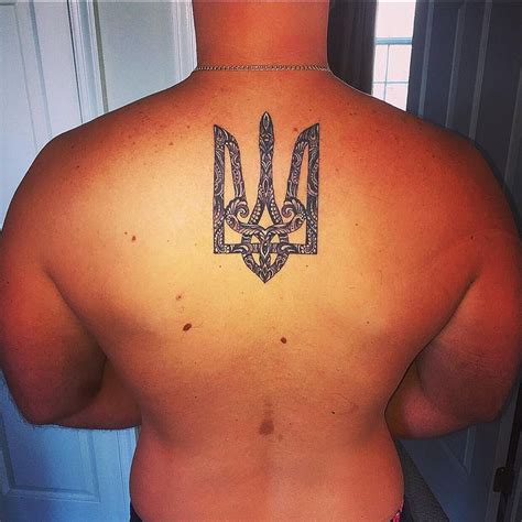 Украинский Тризуб тату