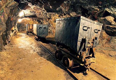 1200 Inside Gold Mine Stock Photos Pictures And Royalty Free Images