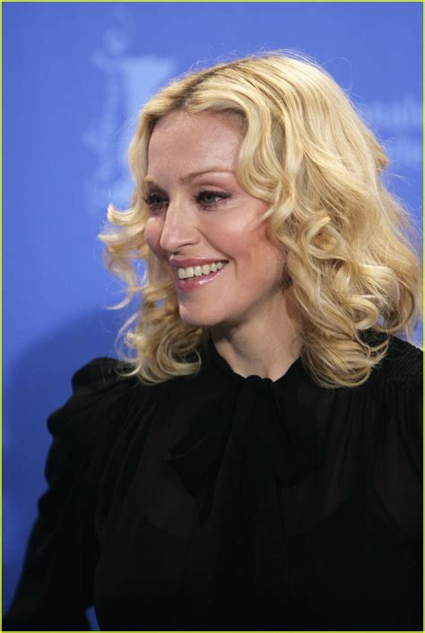 Madonna Strikes The Armpit Pose Photo 930431 Photos Just Jared