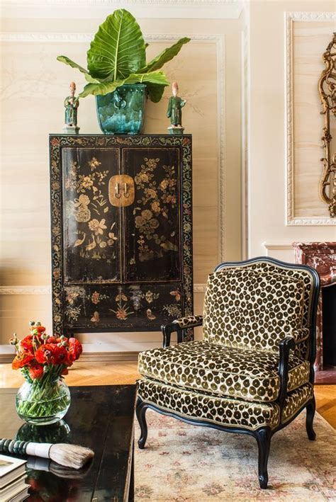 Saturday Inspiration The Chinoiserie Living Room Chinoiserie Chic Eclectic Living Room