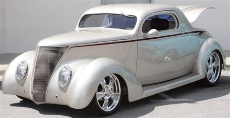 Zz top is een amerikaanse southernrockband uit houston (), opgericht in 1969 door billy gibbons.de band behaalde zijn grootste successen in de jaren 70 en 80.de bandleden zijn billy gibbons (zang en gitaar), dusty hill en frank beard (). ZZ Top Car Long and Lean | One of the very few full car ...