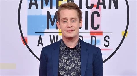 Macaulay Culkin Reacts To Home Alone Reboot Coming To Disney