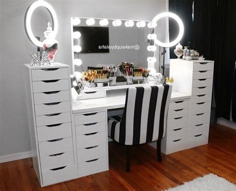 25 DIY Vanity Mirror Ideas With Lights Makeup Table Vanity Glam Room