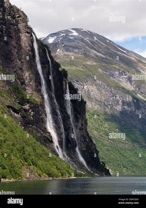The Seven Sisters Waterfall In Norways Geiranger Fjord Stock Photo Alamy