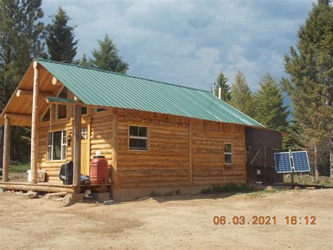 OFF GRID MONTANA MOUNTAIN LOG CABIN - Mountain Property for Sale