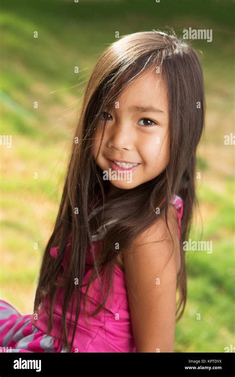 Cute Asian Kleines Mädchen Stockfotografie Alamy
