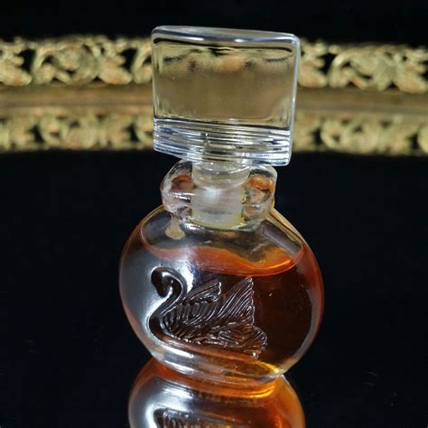 De parfumeur achter dit parfum is soph. Gloria Vanderbilt Mini Parfum Unused perfume Miniature ...
