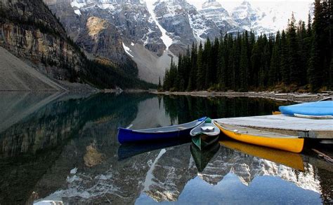 Moraine Lake Canoes Banff National Park Canada Canoe Moraine Lake