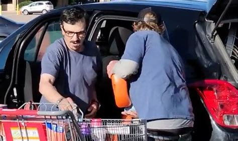 Supermarket Worker Fired For Filming Shoplifters Stealing 500 Worth Of Laundry Detergent Us