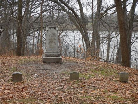 11 Haunted Cemeteries In Wisconsin That Are Only For The Brave