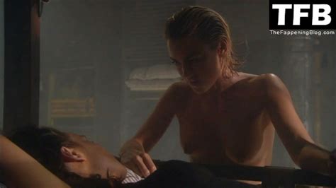 Kelly Carlson Nue Dans Starship Troopers Hot Sex Picture