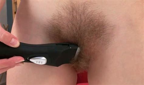 Frisky Girl Shows How She Shaves Her Hairy Pussy With Razor Anysex