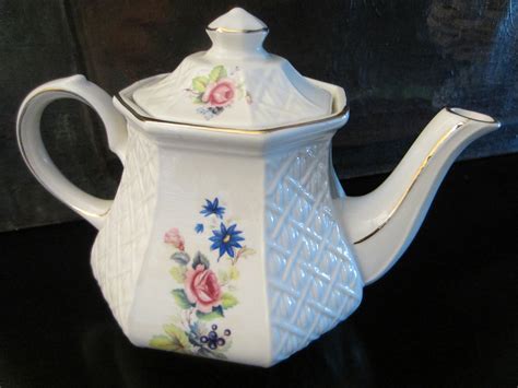 Sadler Windsor England Porcelain Floral Teapot For Sale Classifieds